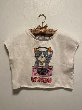 DJ Meow Graphic Crop Top. White. Street wear. Summer. Festival. Casual.